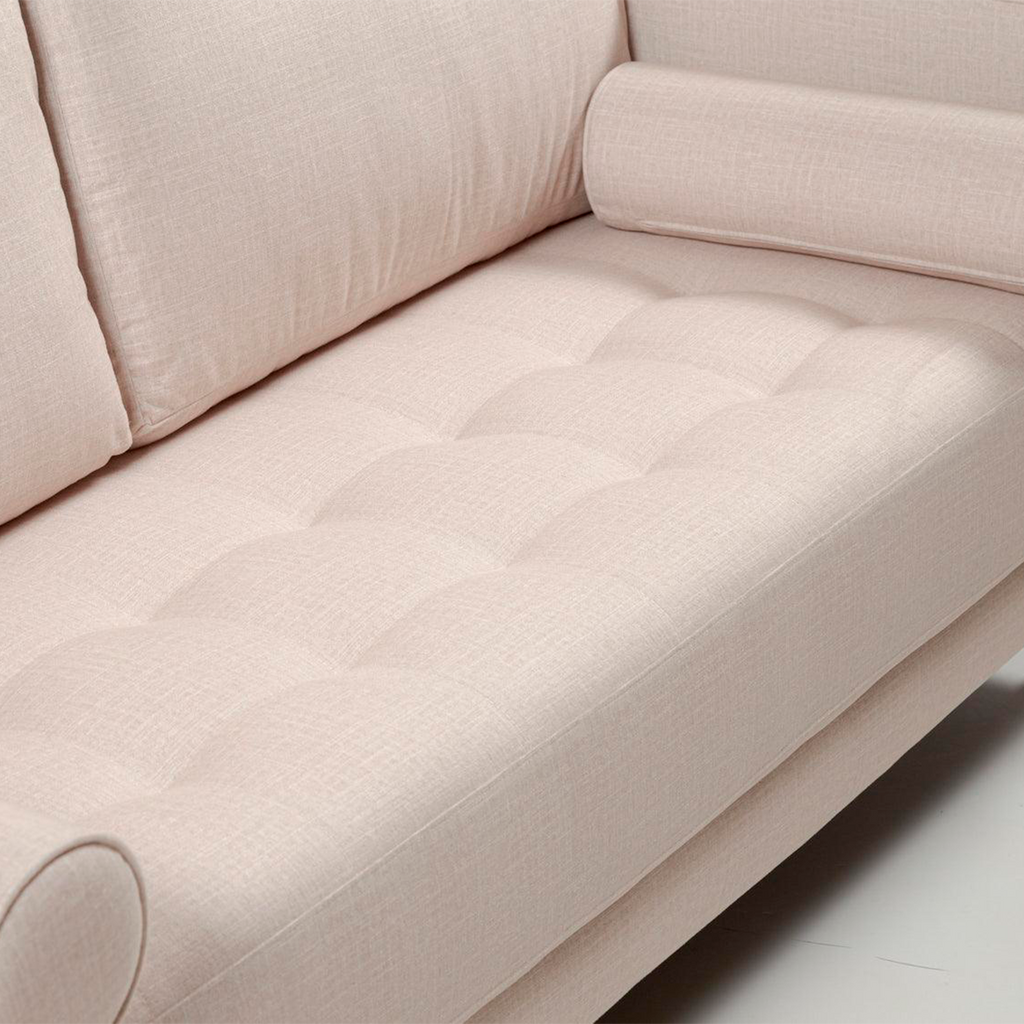 Sofa Keith – Klassisches 3-Sitzer-Sofa mit Holzfüßen & Rollenkissen-4